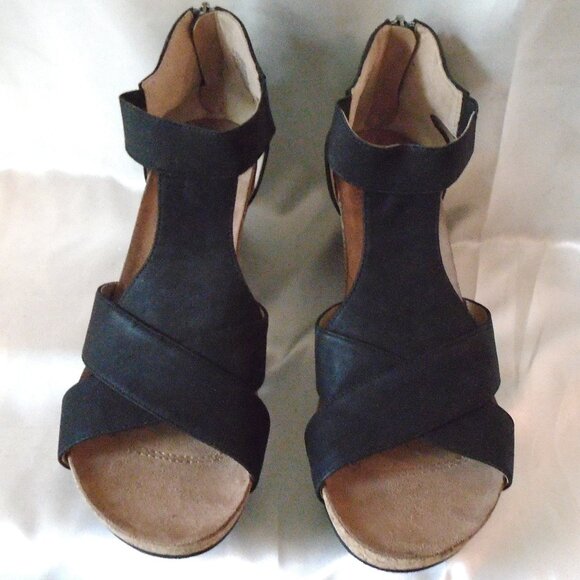 EUC💥AWESOME ADRIENNE VITTADINI BLACK STRAPPY WEDGE SHOES BACK ZIP ~ SIZE 9.5 - Picture 2 of 8